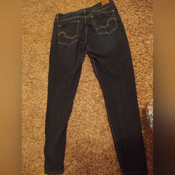 Levi Mid Rise Skinny Jeans - Picture 3 of 6